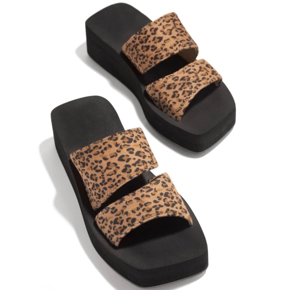 Leopard Print Dual Strap Platform Slip On Sandal - Picture 2 of 9